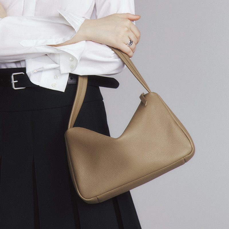 Head Layer Cowhide Armpit Bag  - Embroidery Meaning ulasan dan harga